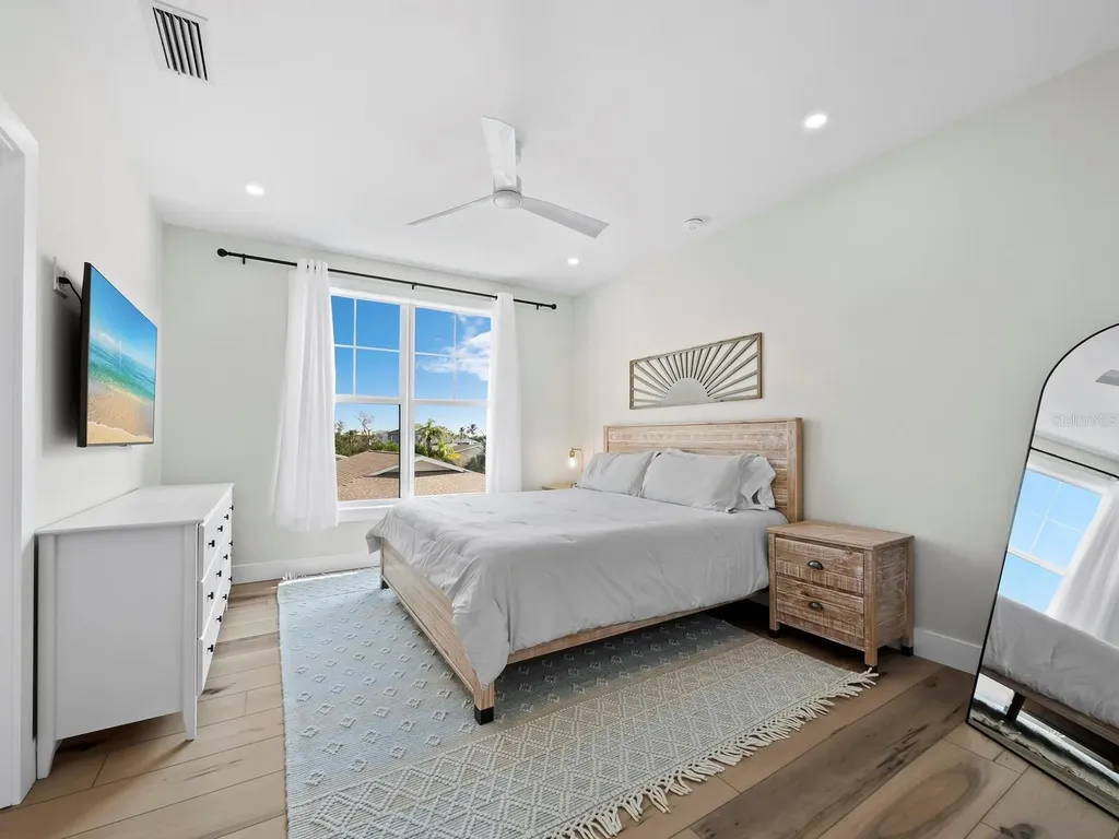 630 Companion Way Longboat Key FL 34228