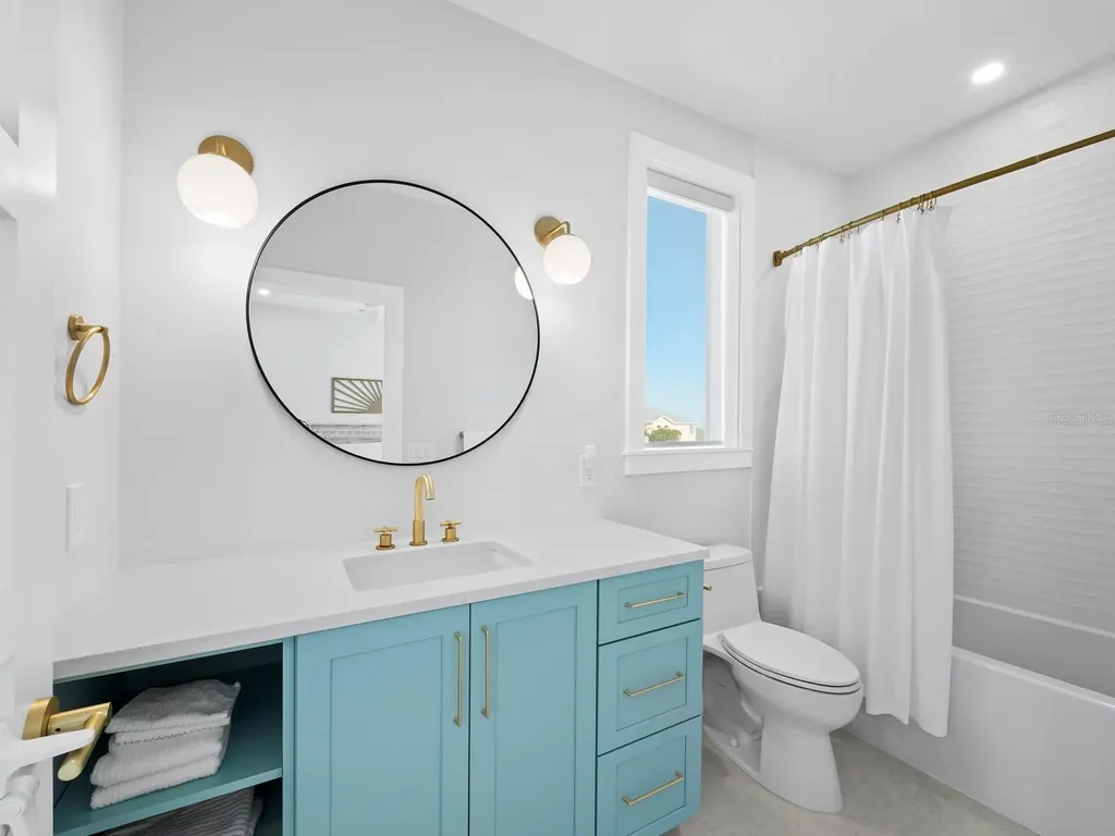 630 Companion Way Longboat Key FL 34228