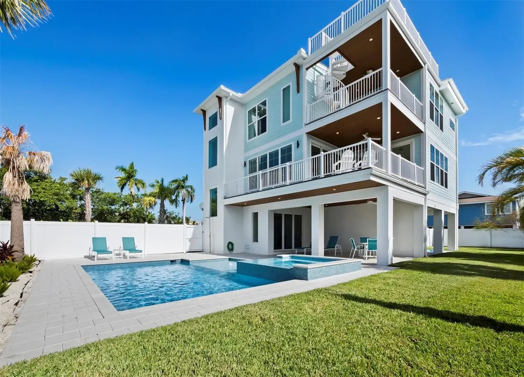 630 Companion Way Longboat Key FL 34228