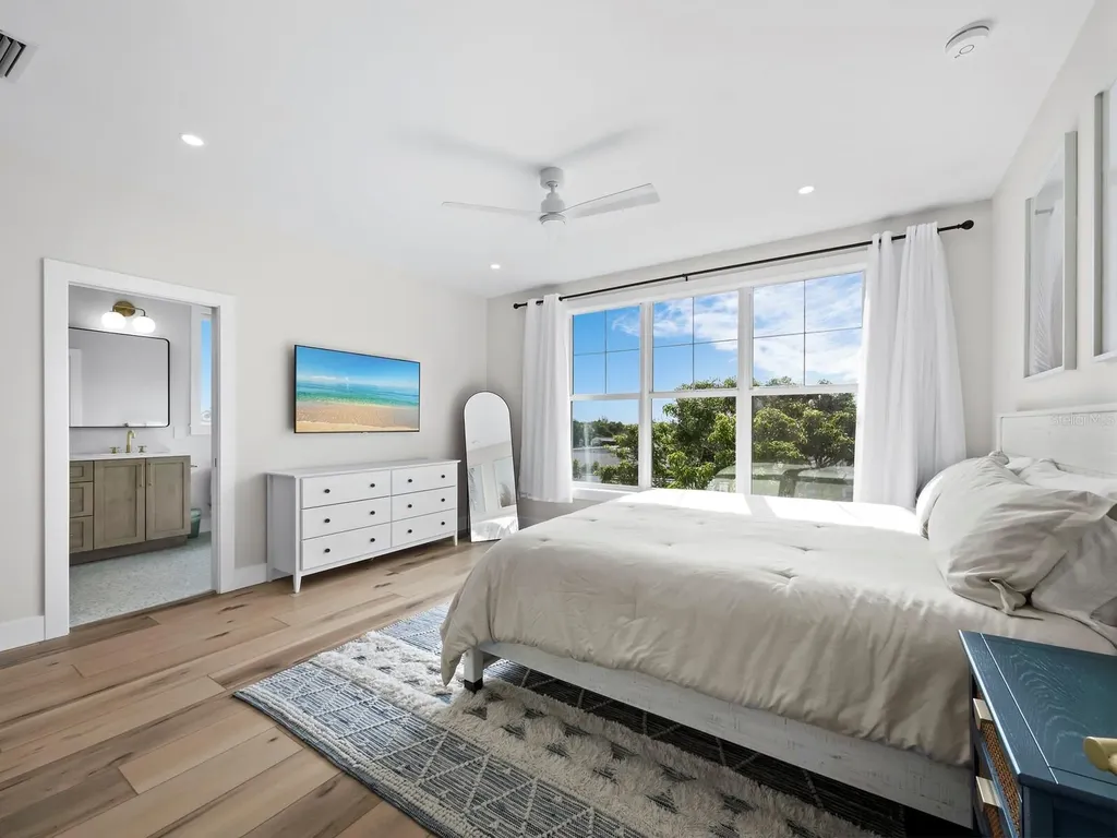 630 Companion Way Longboat Key FL 34228