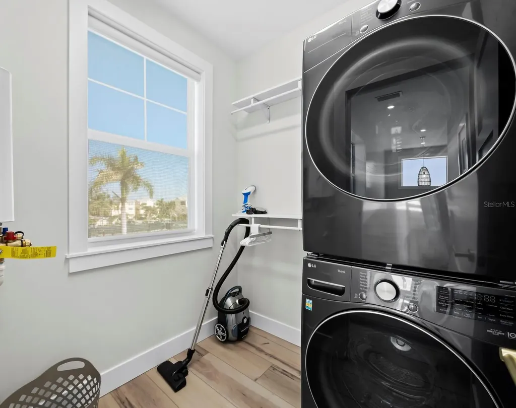 630 Companion Way Longboat Key FL 34228