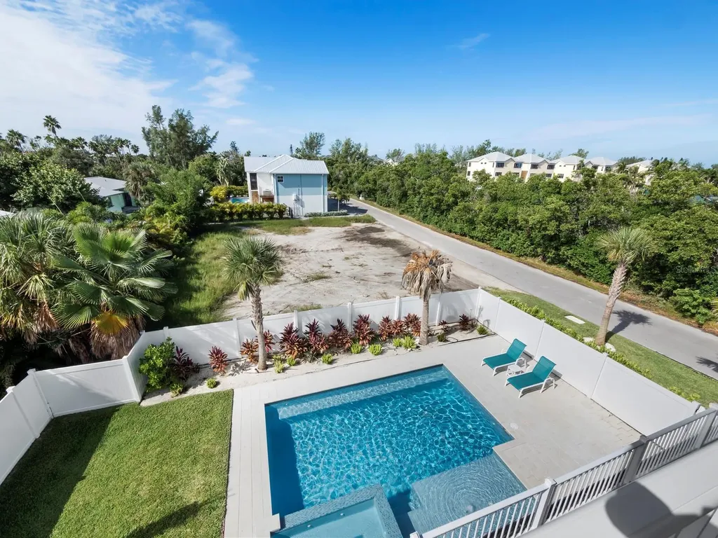 630 Companion Way Longboat Key FL 34228
