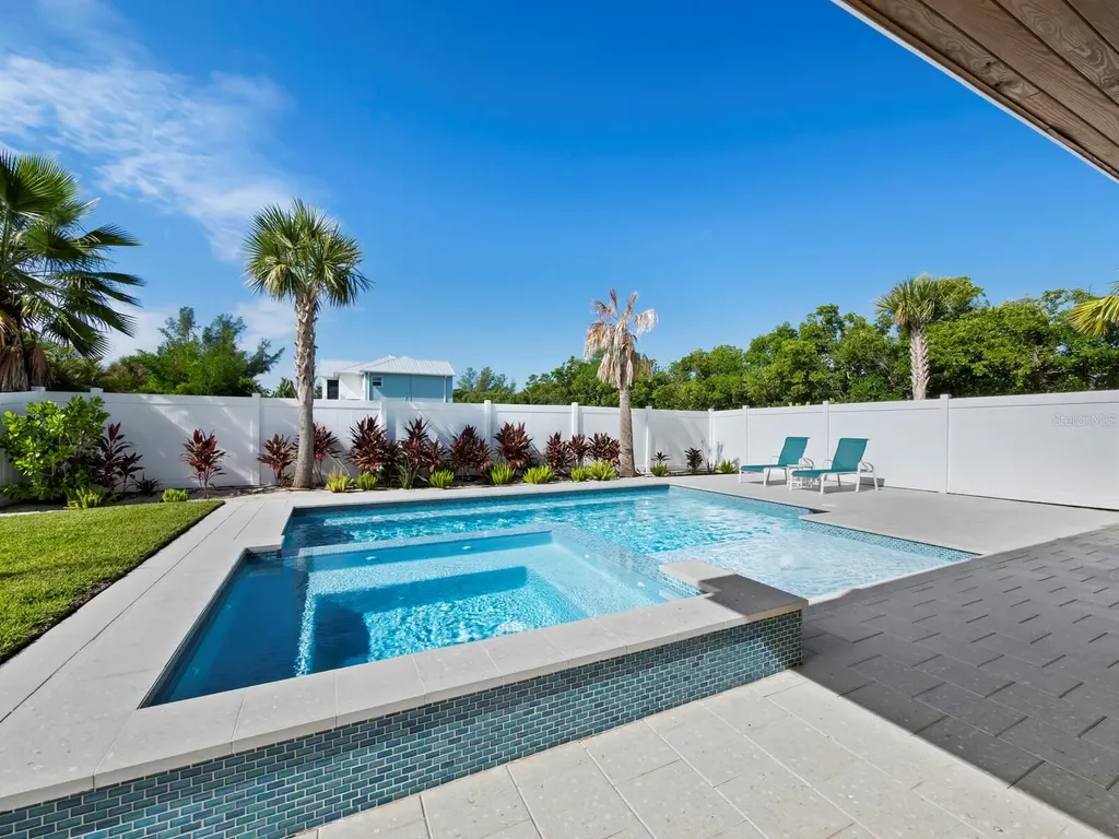 630 Companion Way Longboat Key FL 34228