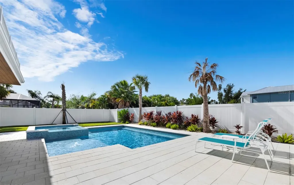 630 Companion Way Longboat Key FL 34228
