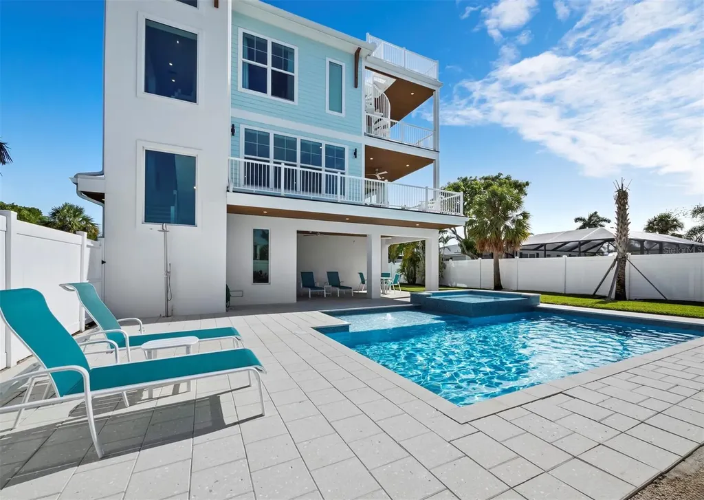 630 Companion Way Longboat Key FL 34228