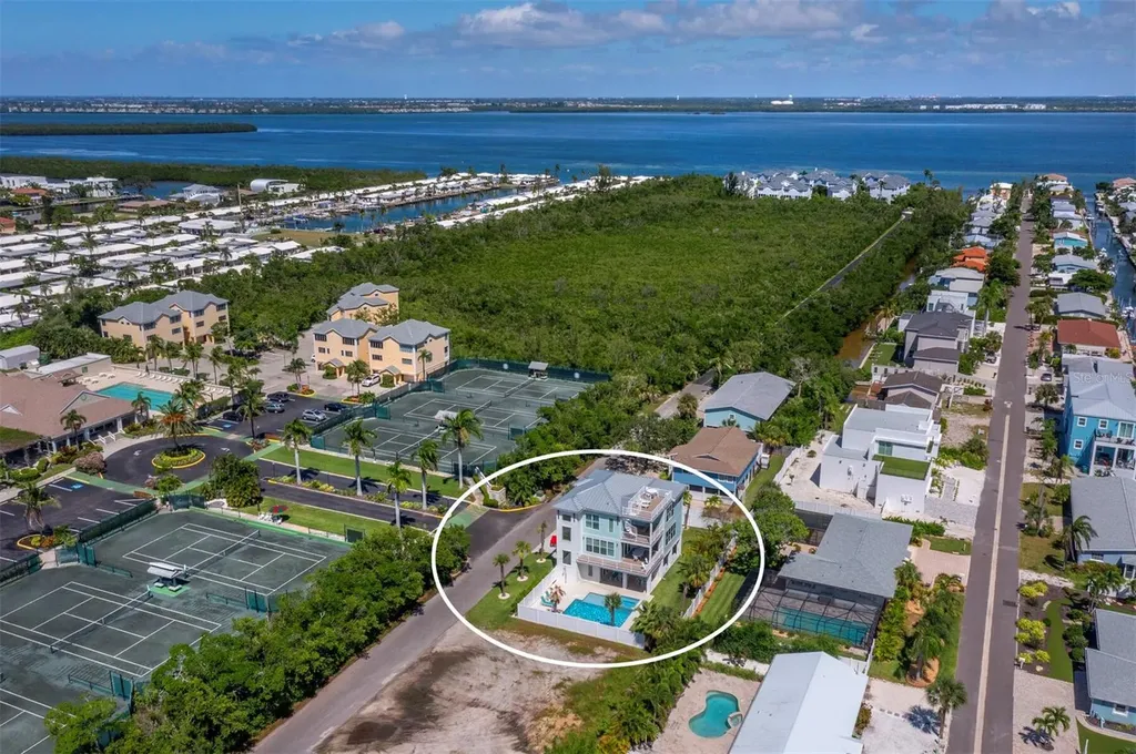 630 Companion Way Longboat Key FL 34228