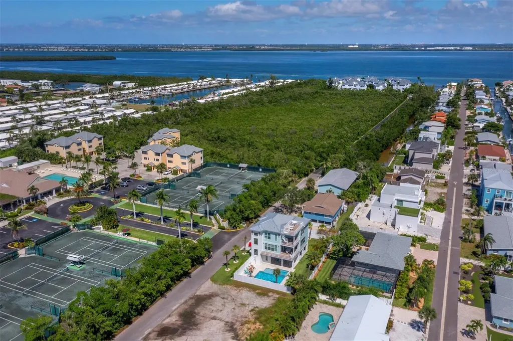 630 Companion Way Longboat Key FL 34228