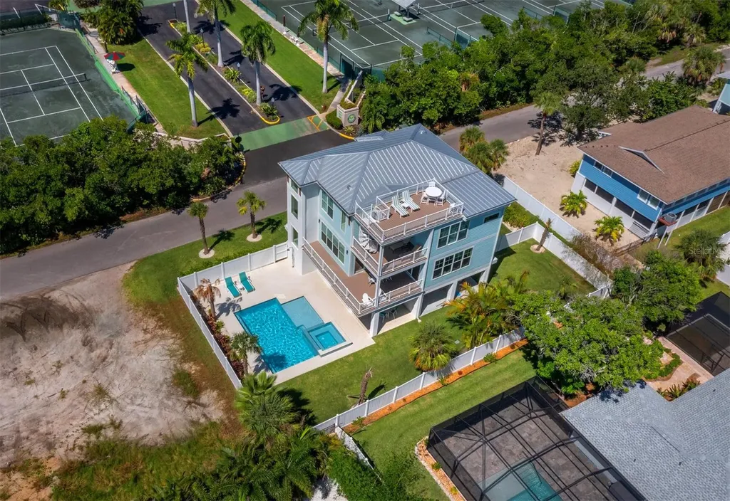 630 Companion Way Longboat Key FL 34228