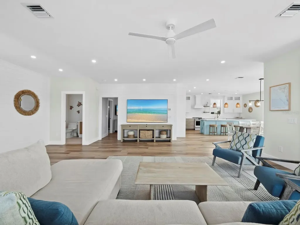630 Companion Way Longboat Key FL 34228