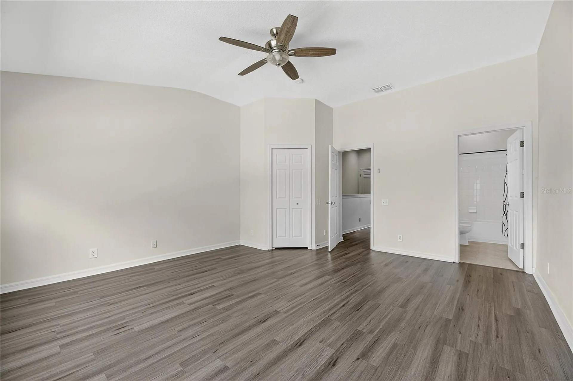 9810 Fan Palm Way Tampa FL 33610
