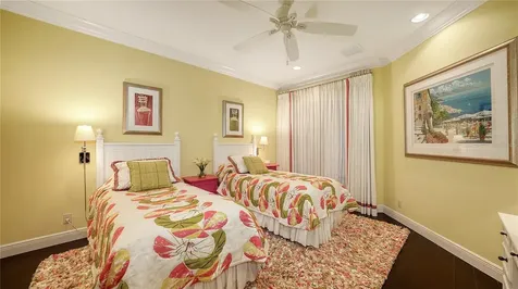 6001 Gulf Of Mexico Drive Longboat Key FL 34228