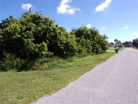 10152 Willowood Avenue Englewood FL 34224