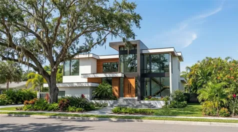 5002 W Poe Avenue Tampa FL 33629