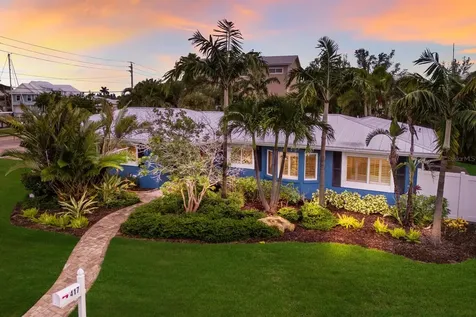 417 Bay Palms Drive Holmes Beach FL 34217