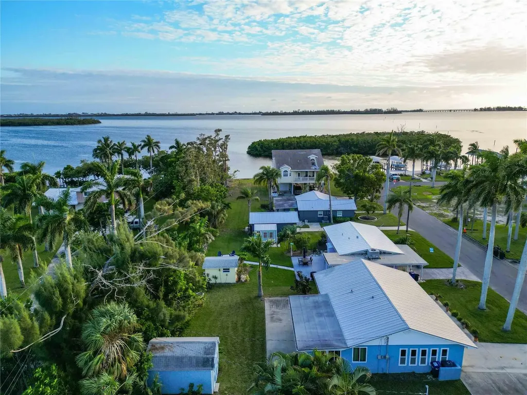 4603 103rd Street W Bradenton FL 34210