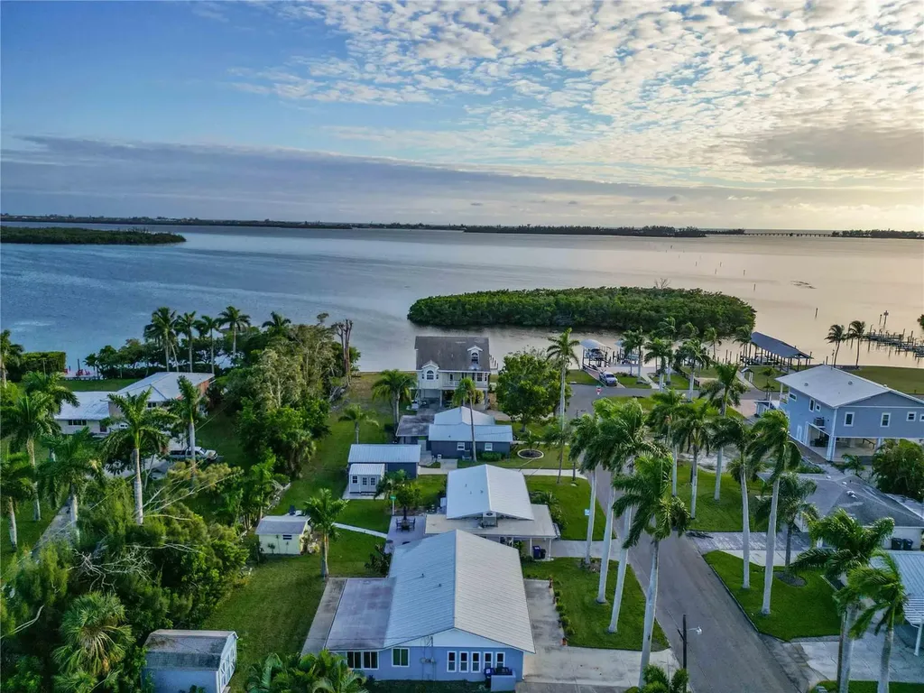 4603 103rd Street W Bradenton FL 34210