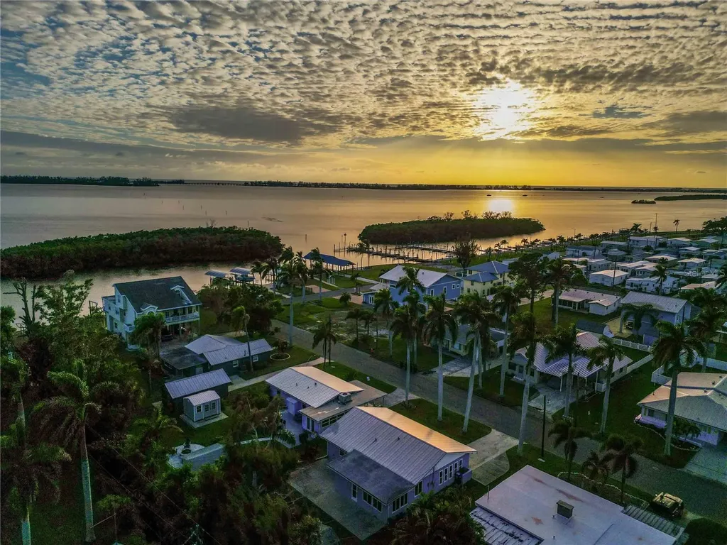 4603 103rd Street W Bradenton FL 34210