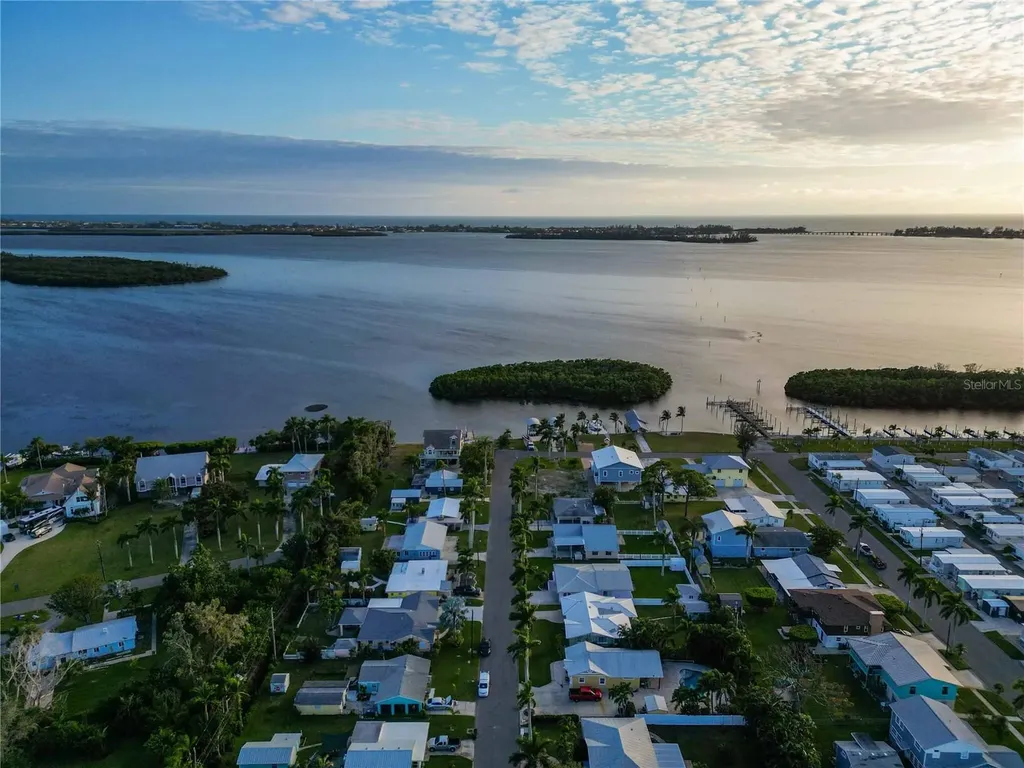 4603 103rd Street W Bradenton FL 34210