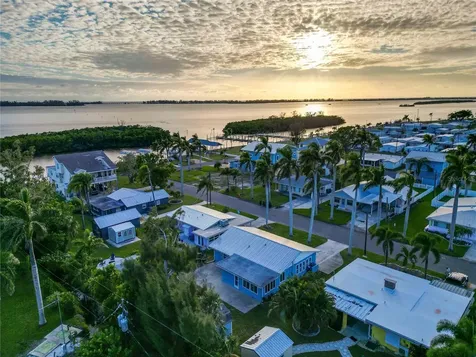 4603 103rd Street W Bradenton FL 34210