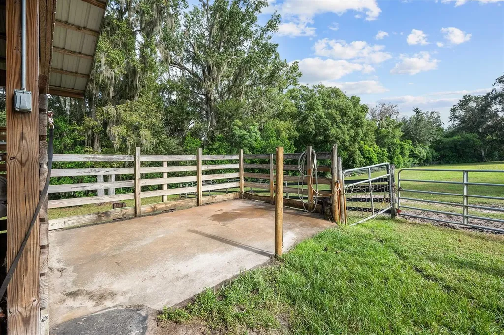 15833 Jessamine Road Dade City FL 33523