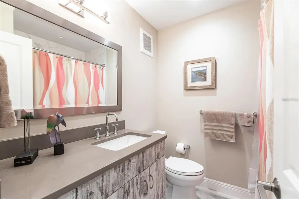 145 Avenida Messina Sarasota FL 34242