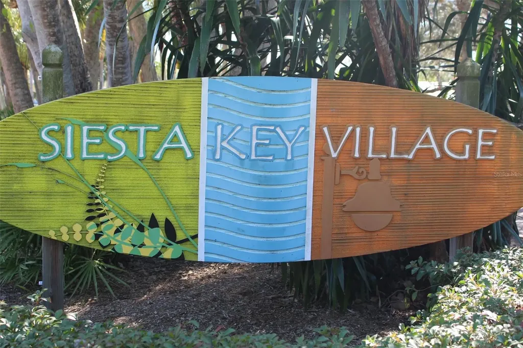 145 Avenida Messina Sarasota FL 34242