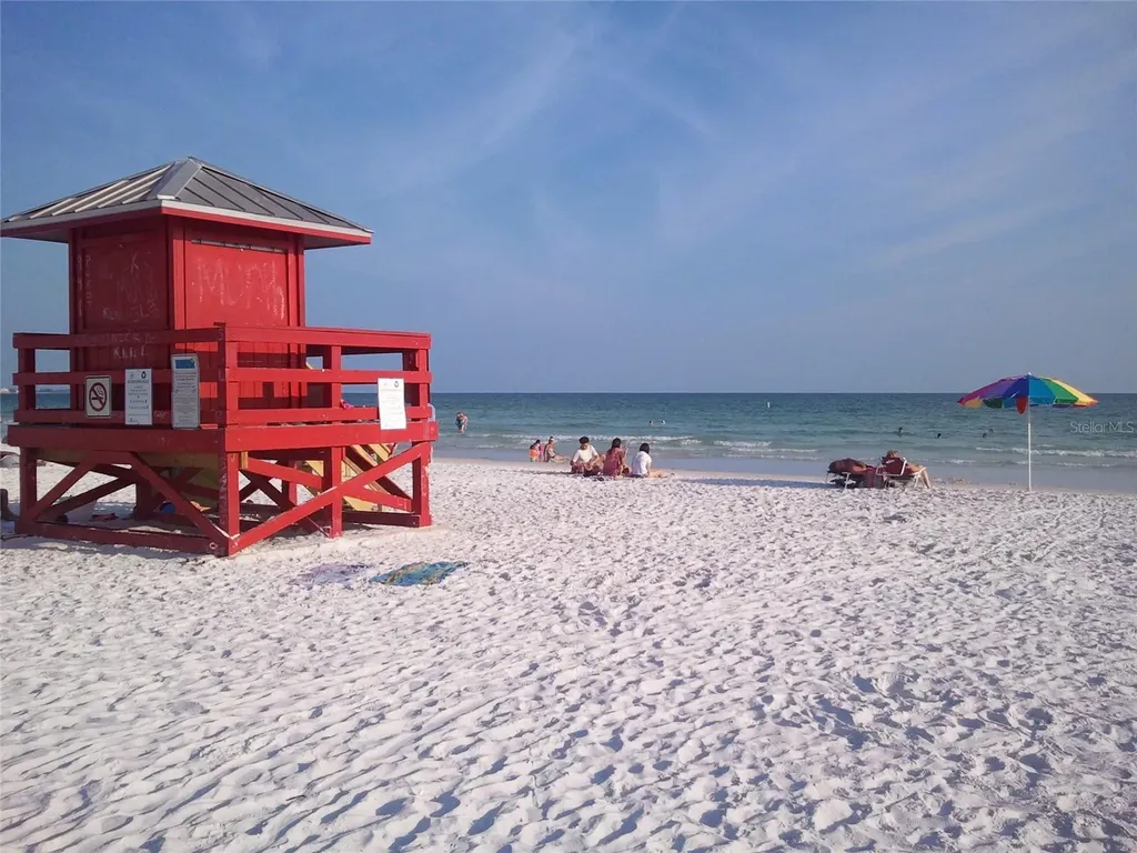 145 Avenida Messina Sarasota FL 34242