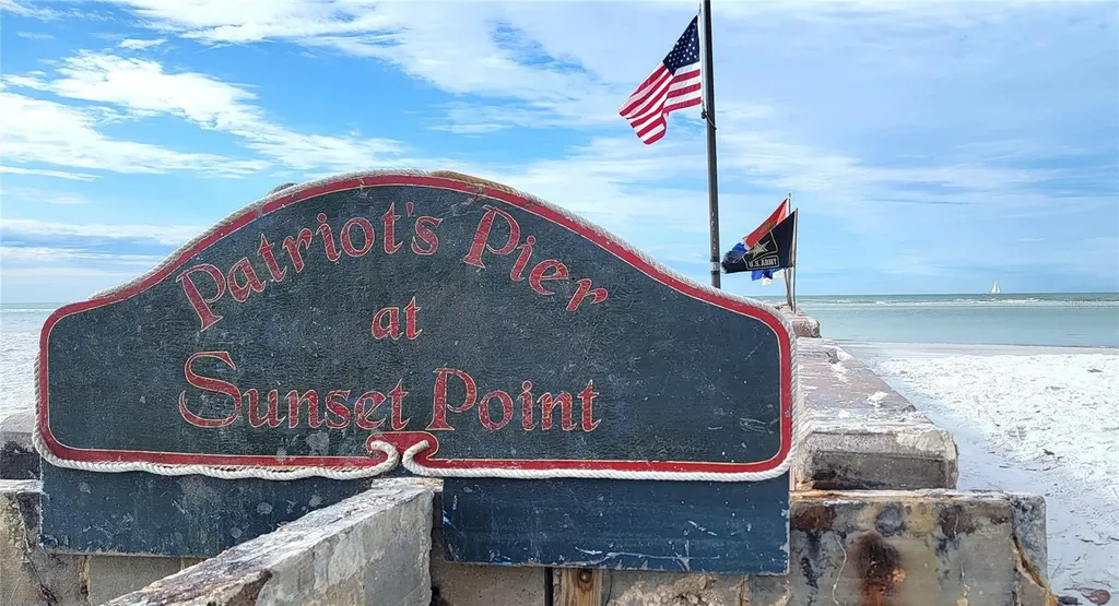 145 Avenida Messina Sarasota FL 34242