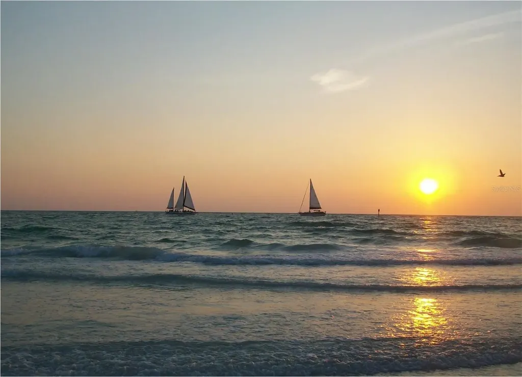 145 Avenida Messina Sarasota FL 34242