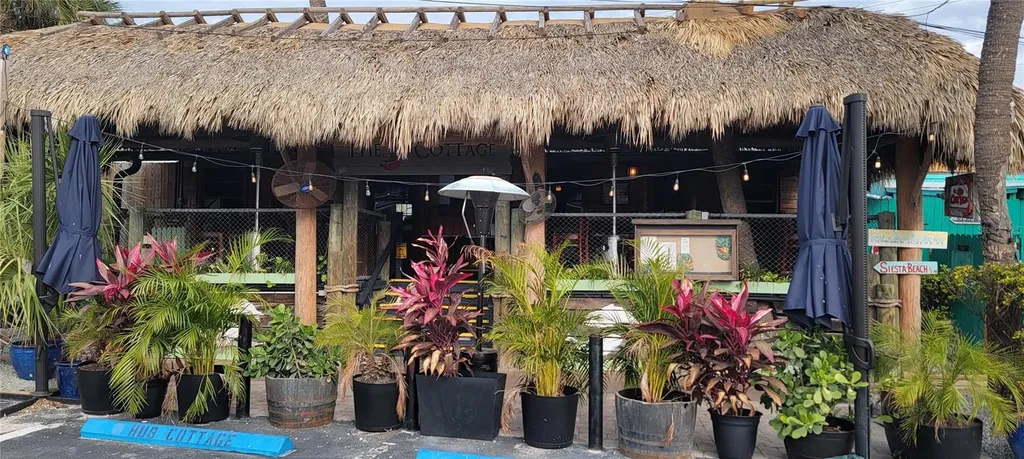 145 Avenida Messina Sarasota FL 34242