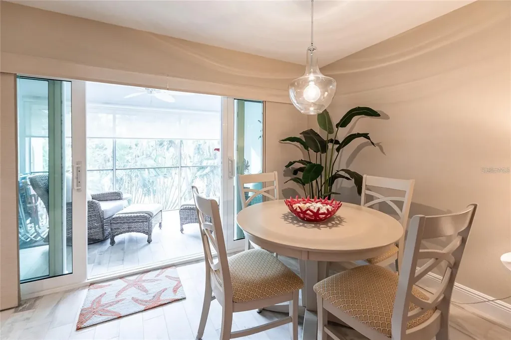 145 Avenida Messina Sarasota FL 34242