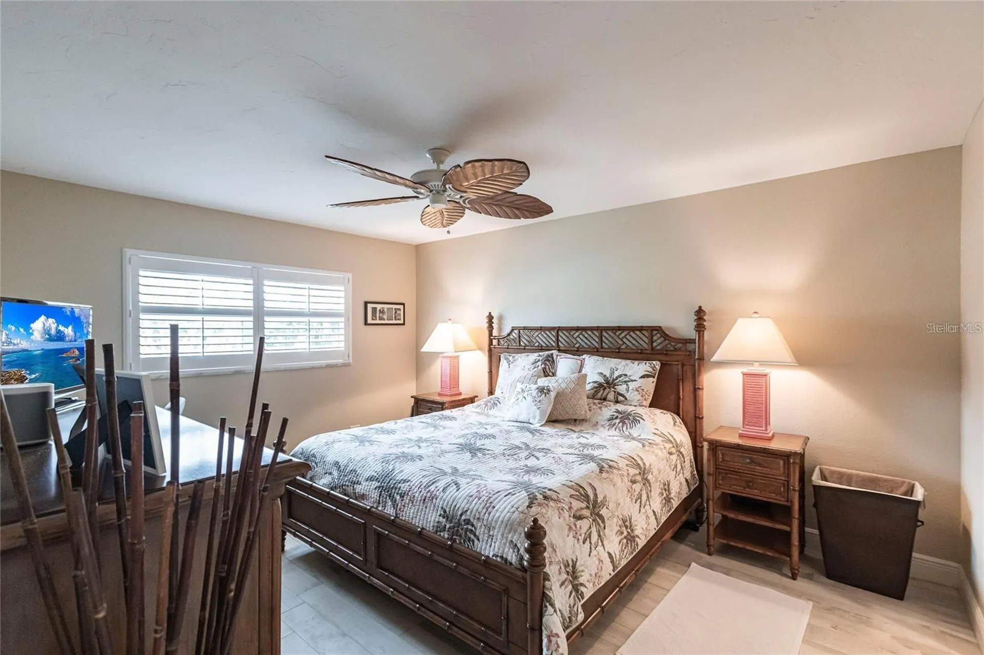 145 Avenida Messina Sarasota FL 34242