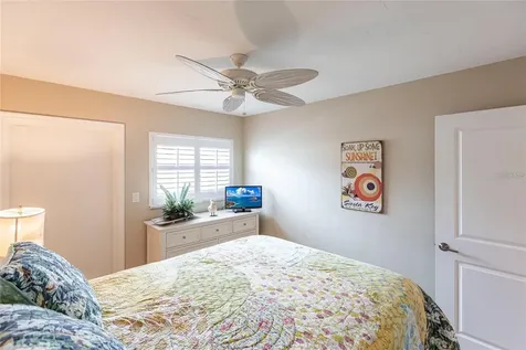 145 Avenida Messina Sarasota FL 34242