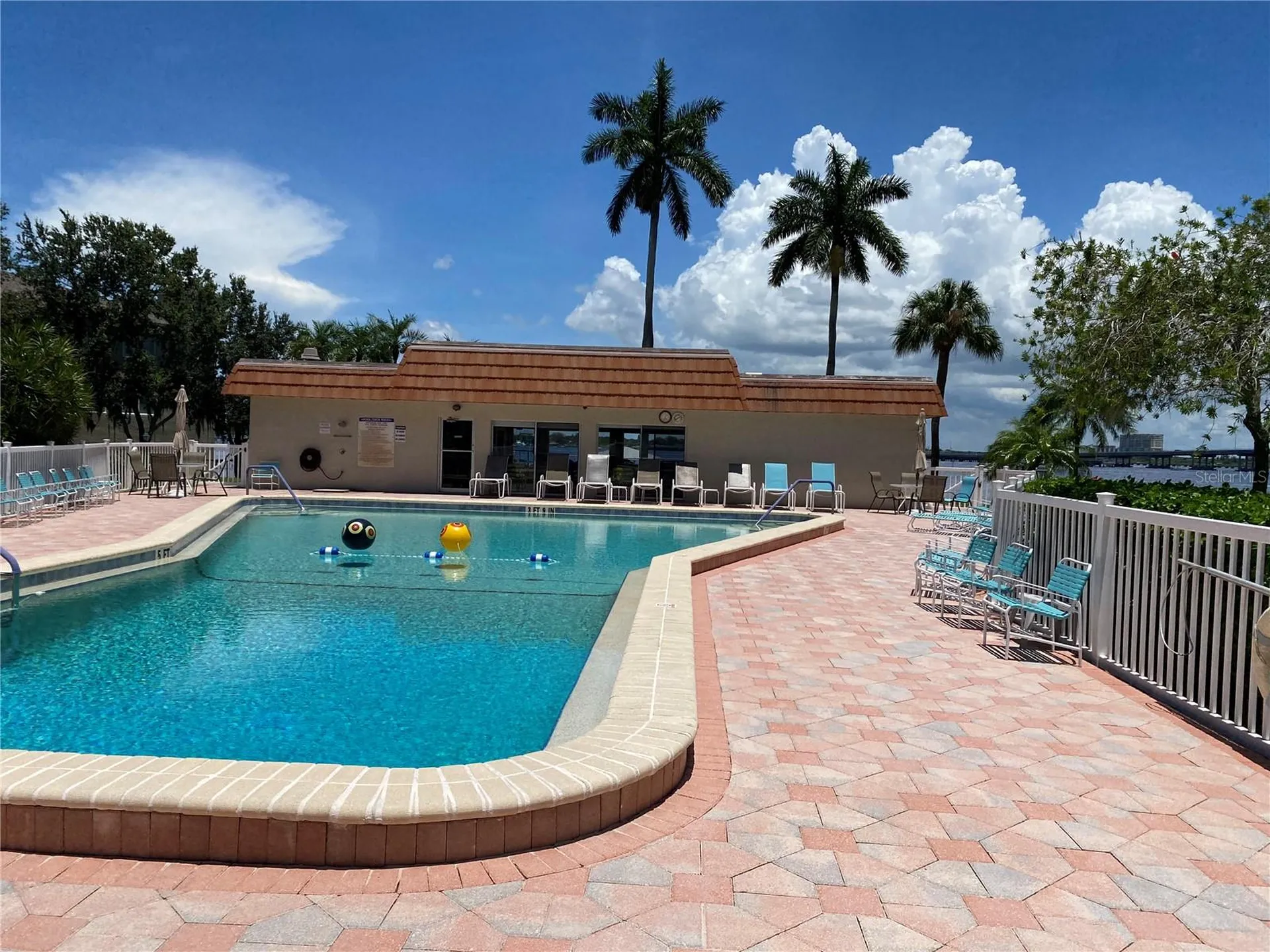 1600 1st Avenue W Bradenton FL 34205