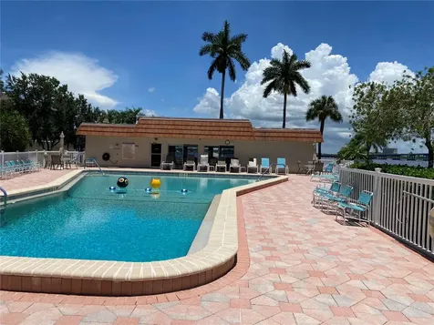 1600 1st Avenue W Bradenton FL 34205