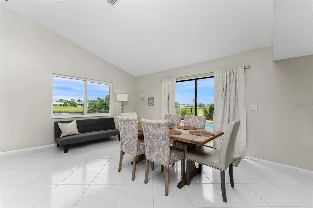 88 Oakland Hills Place Rotonda West FL 33947