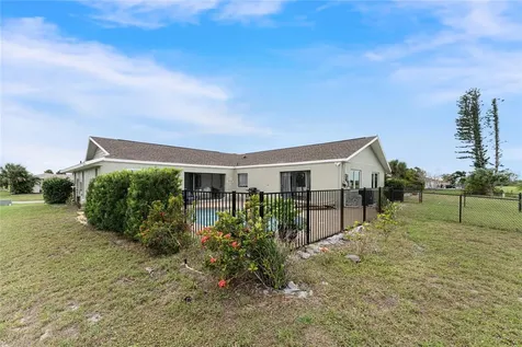 88 Oakland Hills Place Rotonda West FL 33947