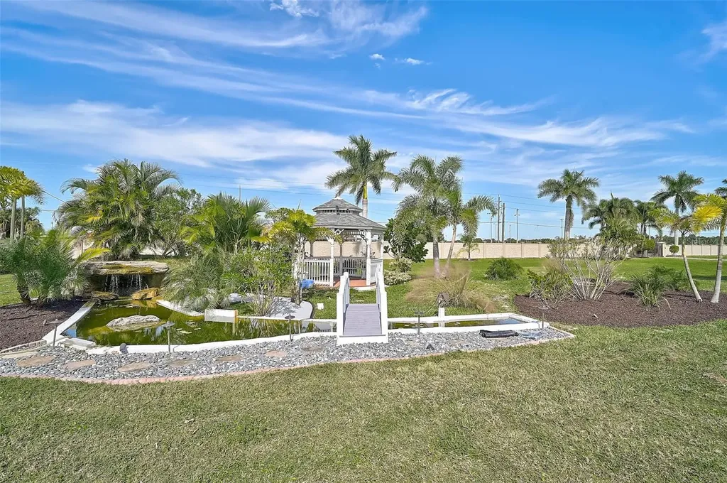 6722 Hawkins Road Sarasota FL 34241