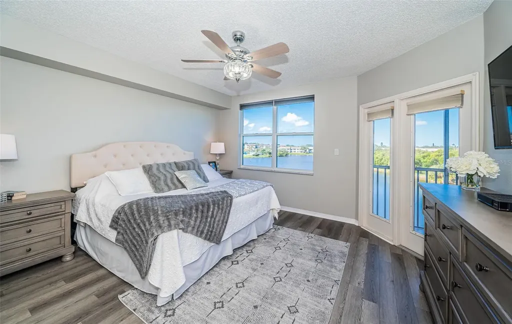 6450 Shoreline Drive St Petersburg FL 33708