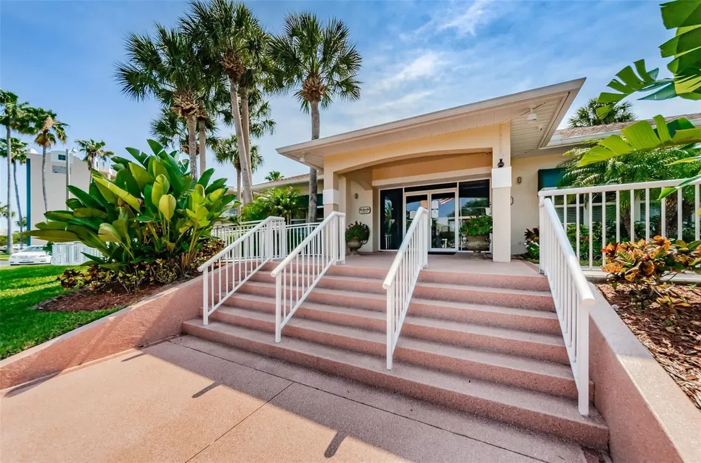 6450 Shoreline Drive St Petersburg FL 33708