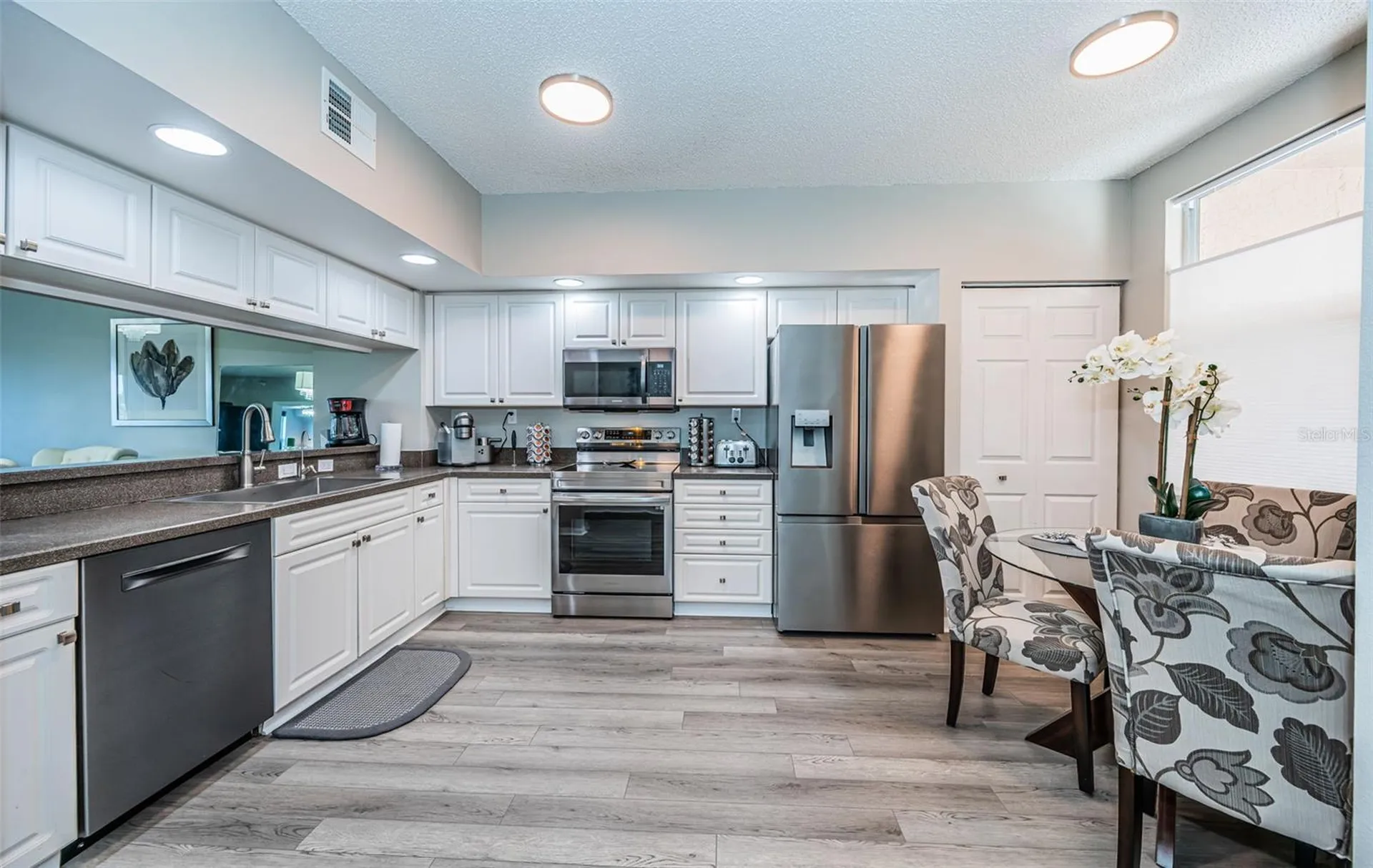 6450 Shoreline Drive St Petersburg FL 33708