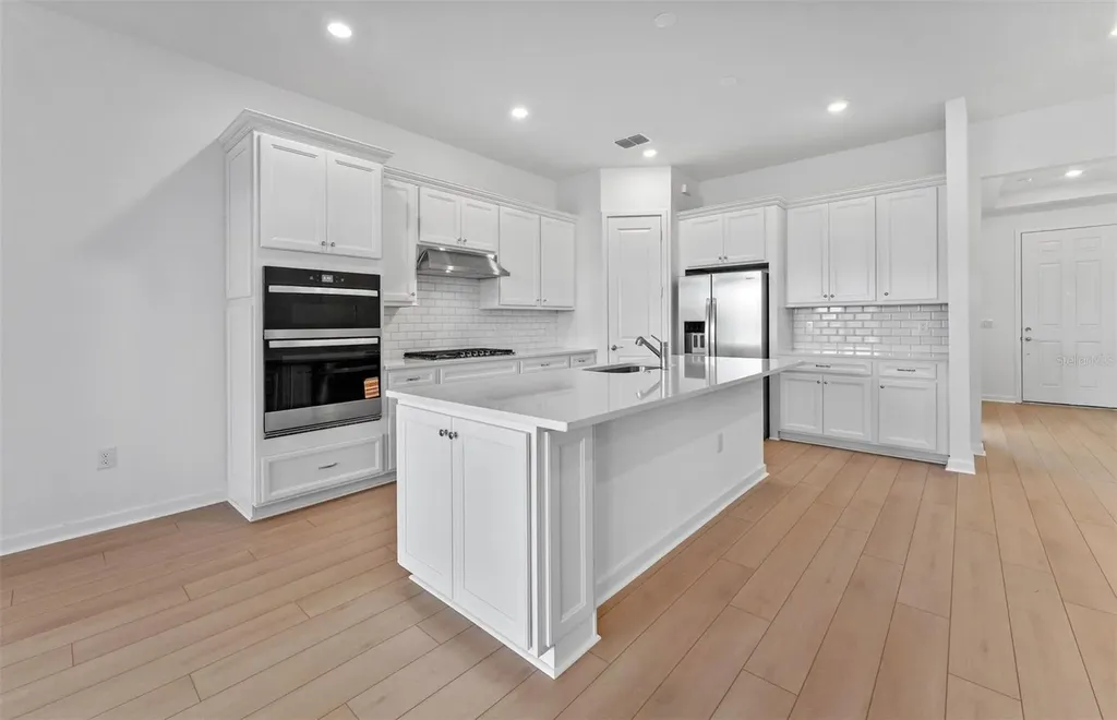 5282 Wolf Creek Drive Apollo Beach FL 33572