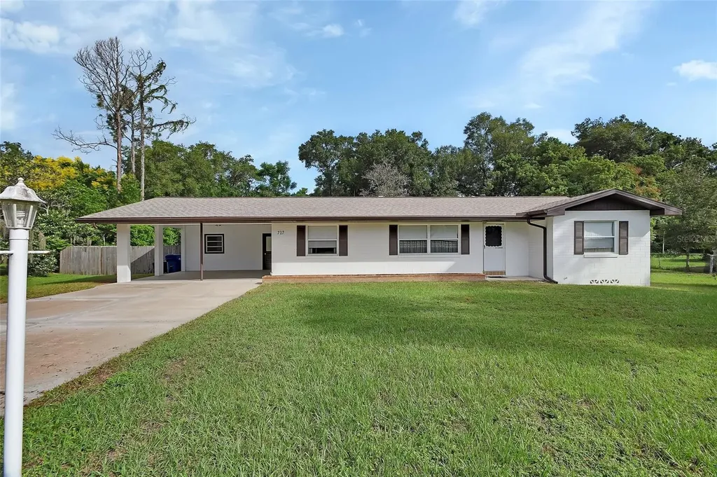717 E Grove Place Deland FL 32724