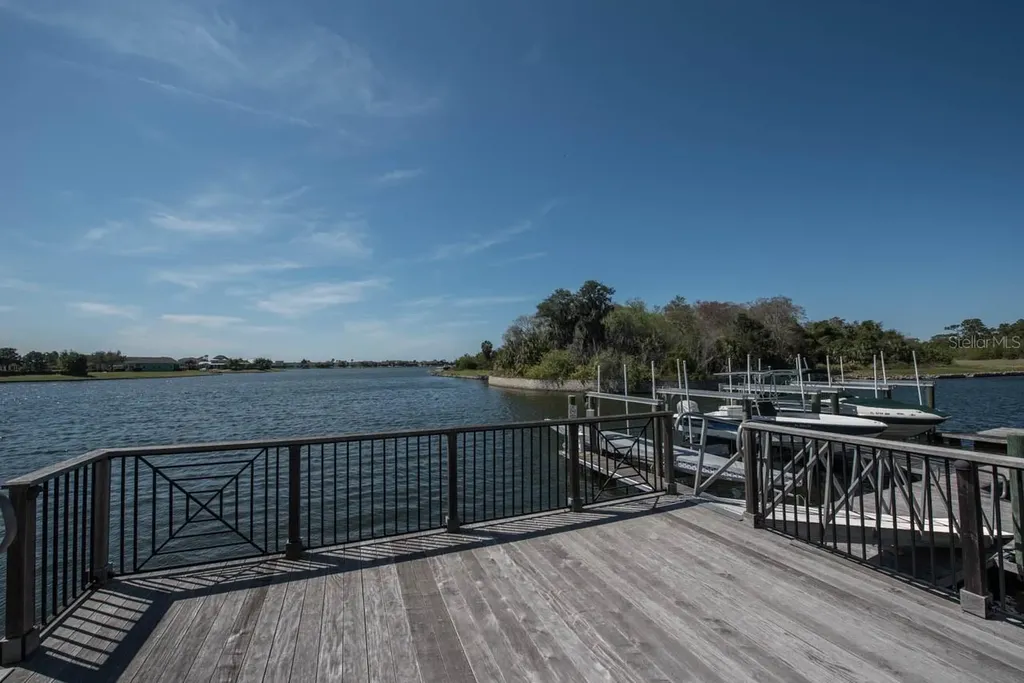 623 Winterside Drive Apollo Beach FL 33572