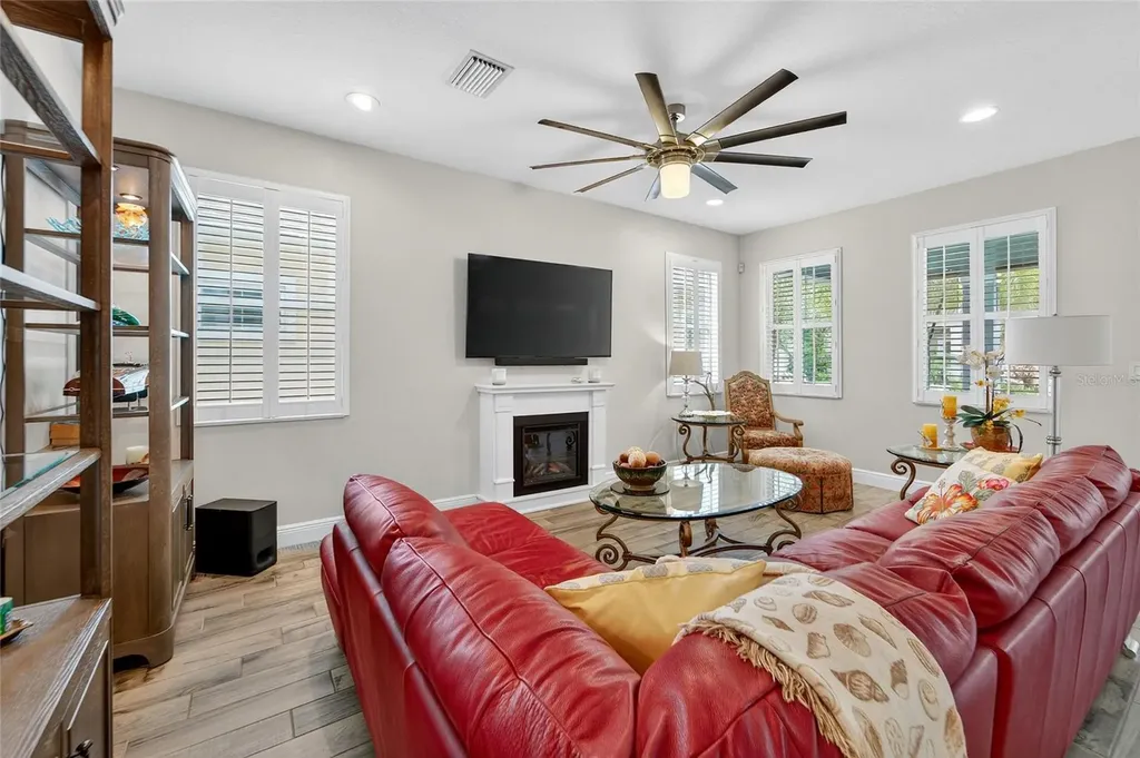 623 Winterside Drive Apollo Beach FL 33572