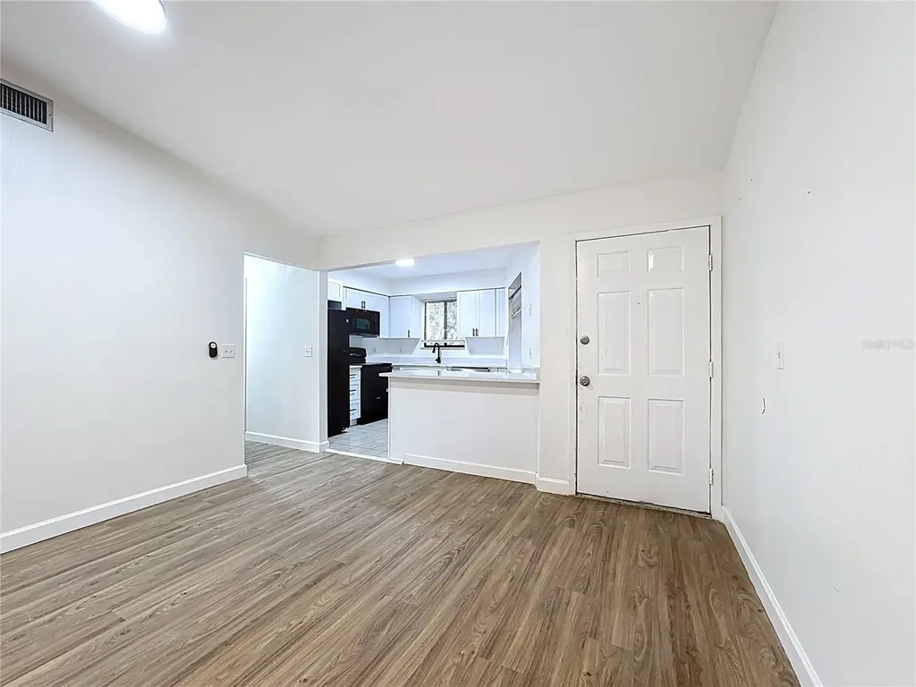 1736 Foxhall Circle Kissimmee FL 34741