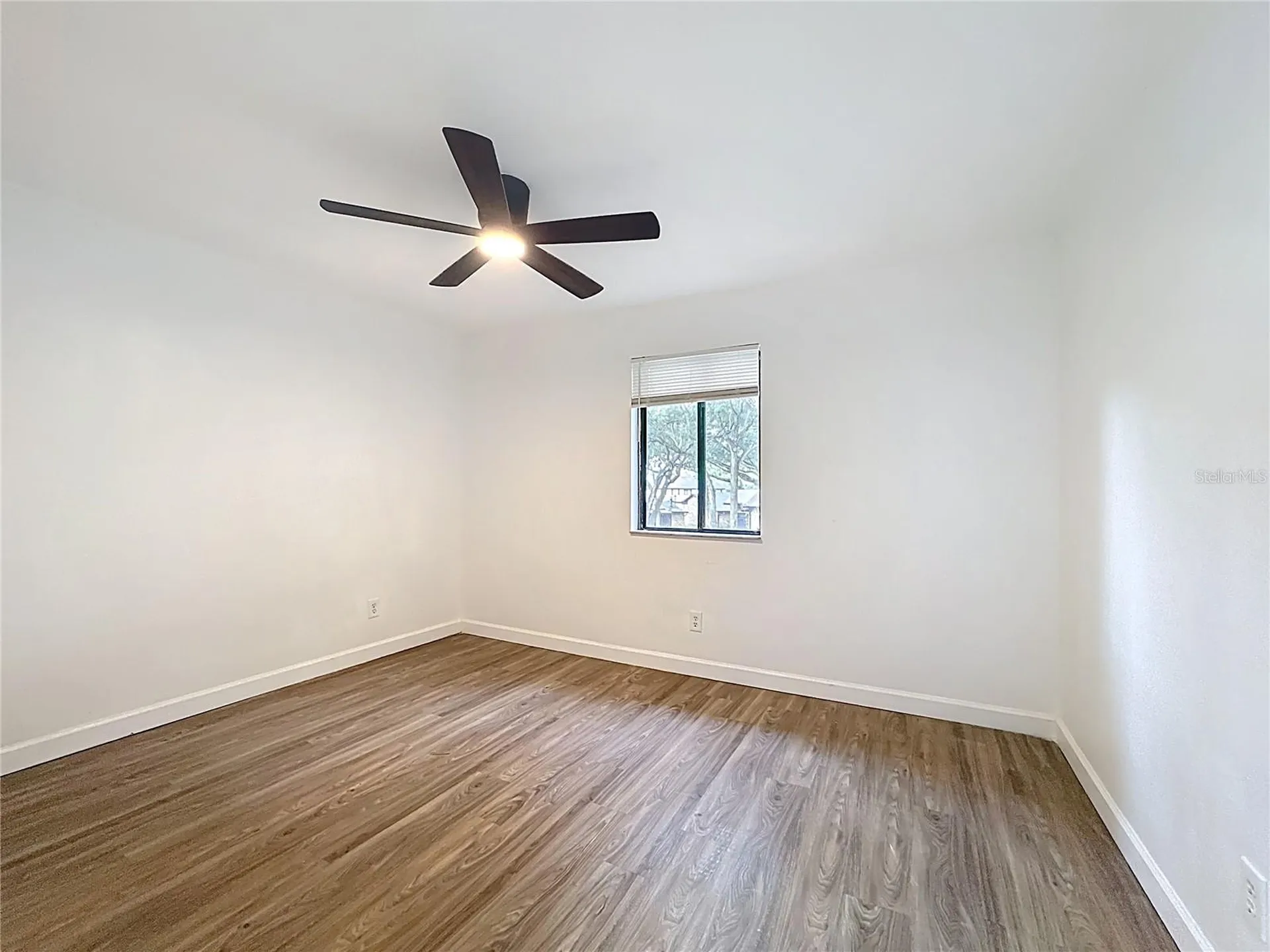 1736 Foxhall Circle Kissimmee FL 34741