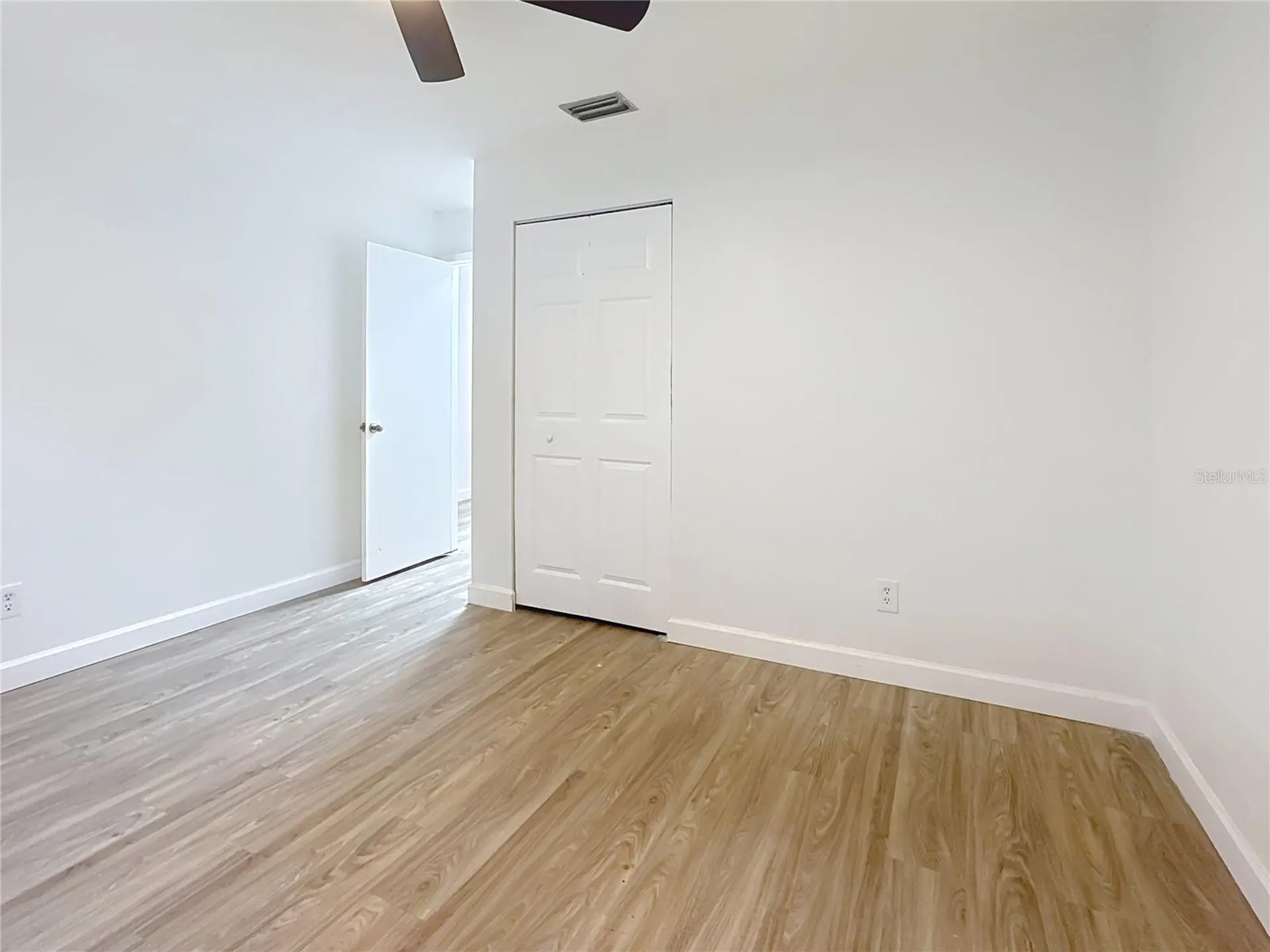 1736 Foxhall Circle Kissimmee FL 34741