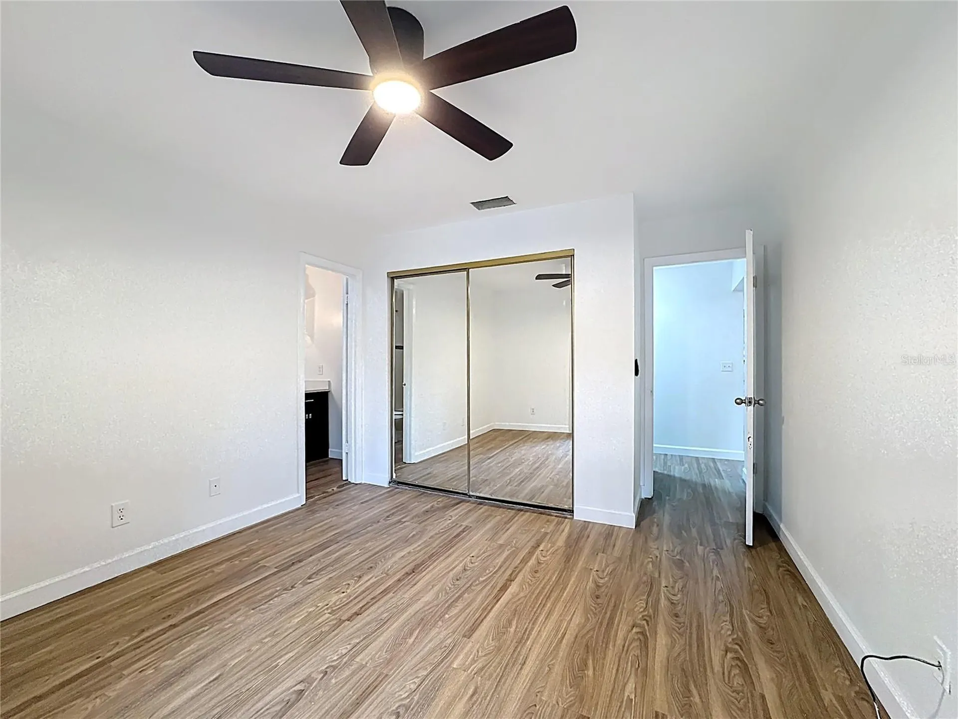 1736 Foxhall Circle Kissimmee FL 34741