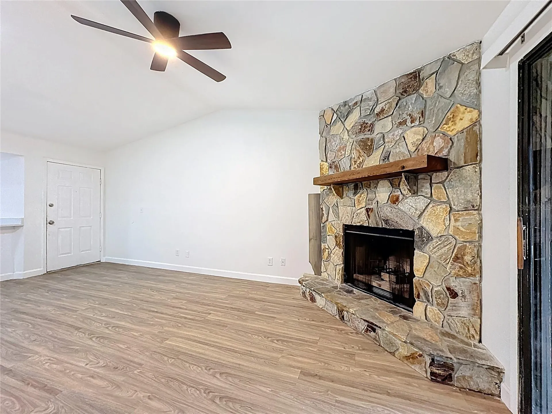 1736 Foxhall Circle Kissimmee FL 34741